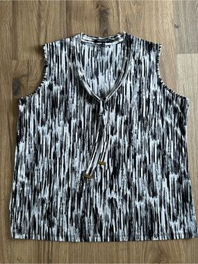 Jones New York Black and White Sleeveless Tie-Front Camisole
